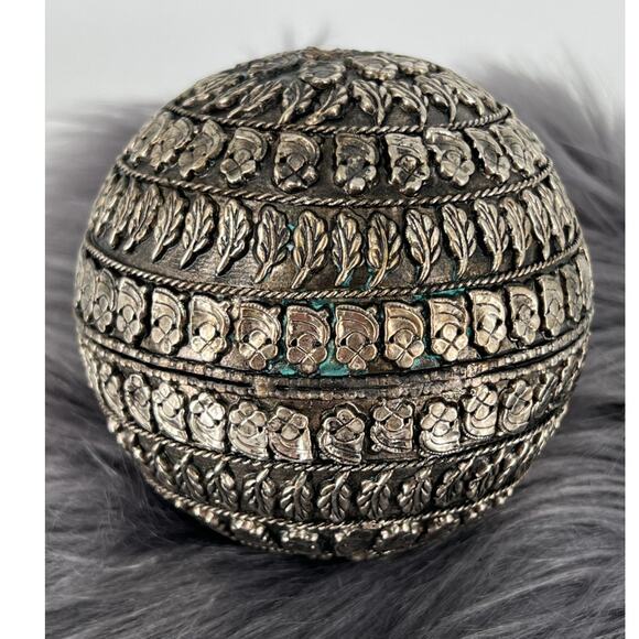 Vintage Ornate Silver Floral Sphere – Decorative Accent Piece - Bowl Filler - Picture 7 of 8